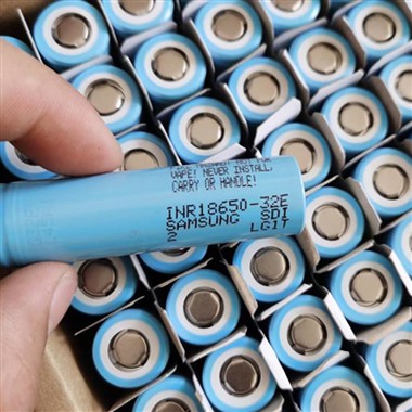 Come si caricano le batterie agli ioni di litio?